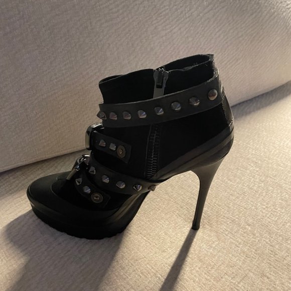 Burberry studded aviator ankle boots - Picture 4 of 5